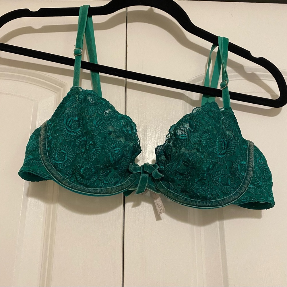 Victoria’s Secret Very Sexy Push Up 34C Lace Green Bra